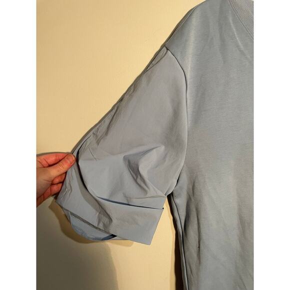 Athleta Harlow Hybrid Tee in Heron Blue - Picture 3 of 11